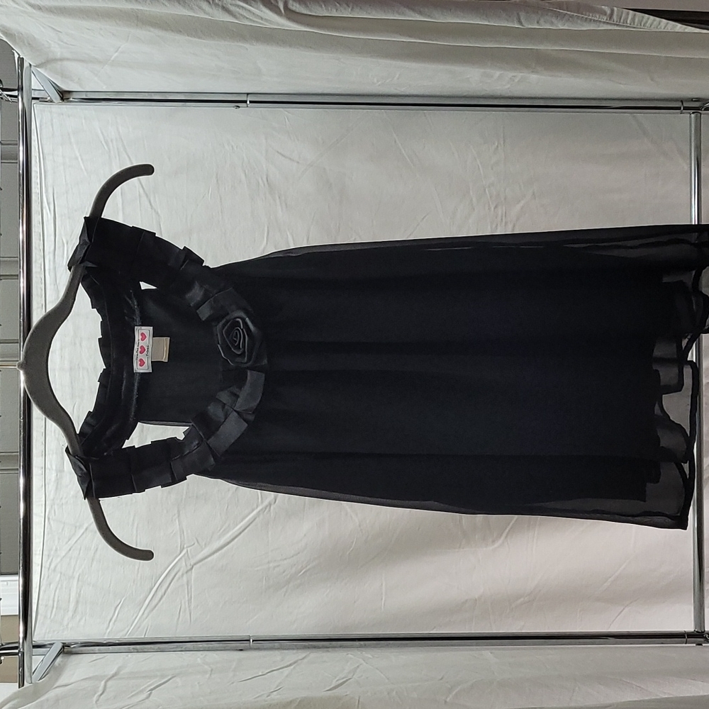 Three Hearts women black top size small